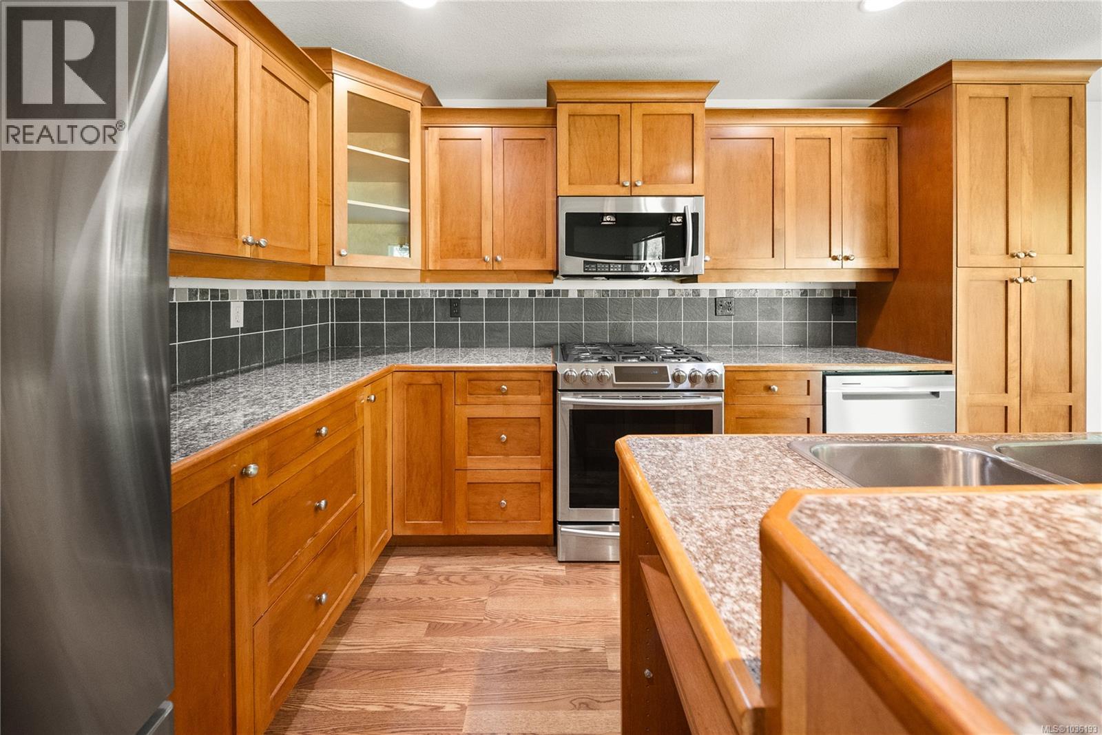 1940 Woodridge Rd - 19