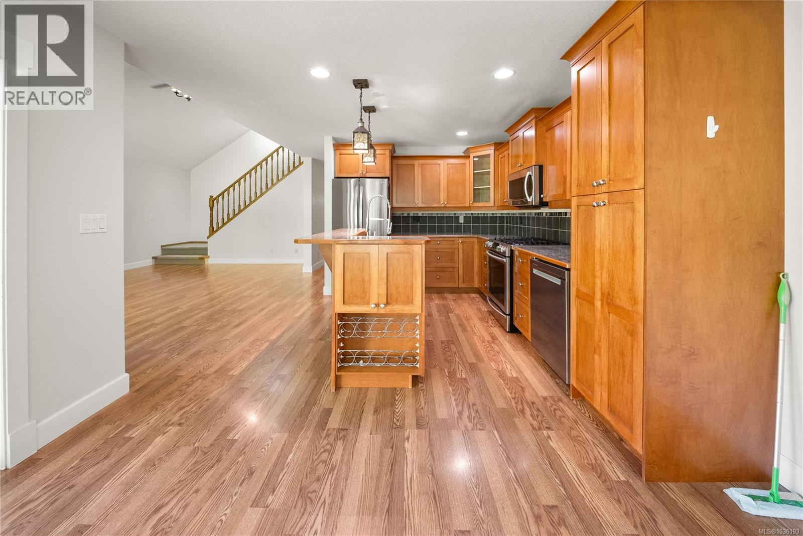 1940 Woodridge Rd - 20