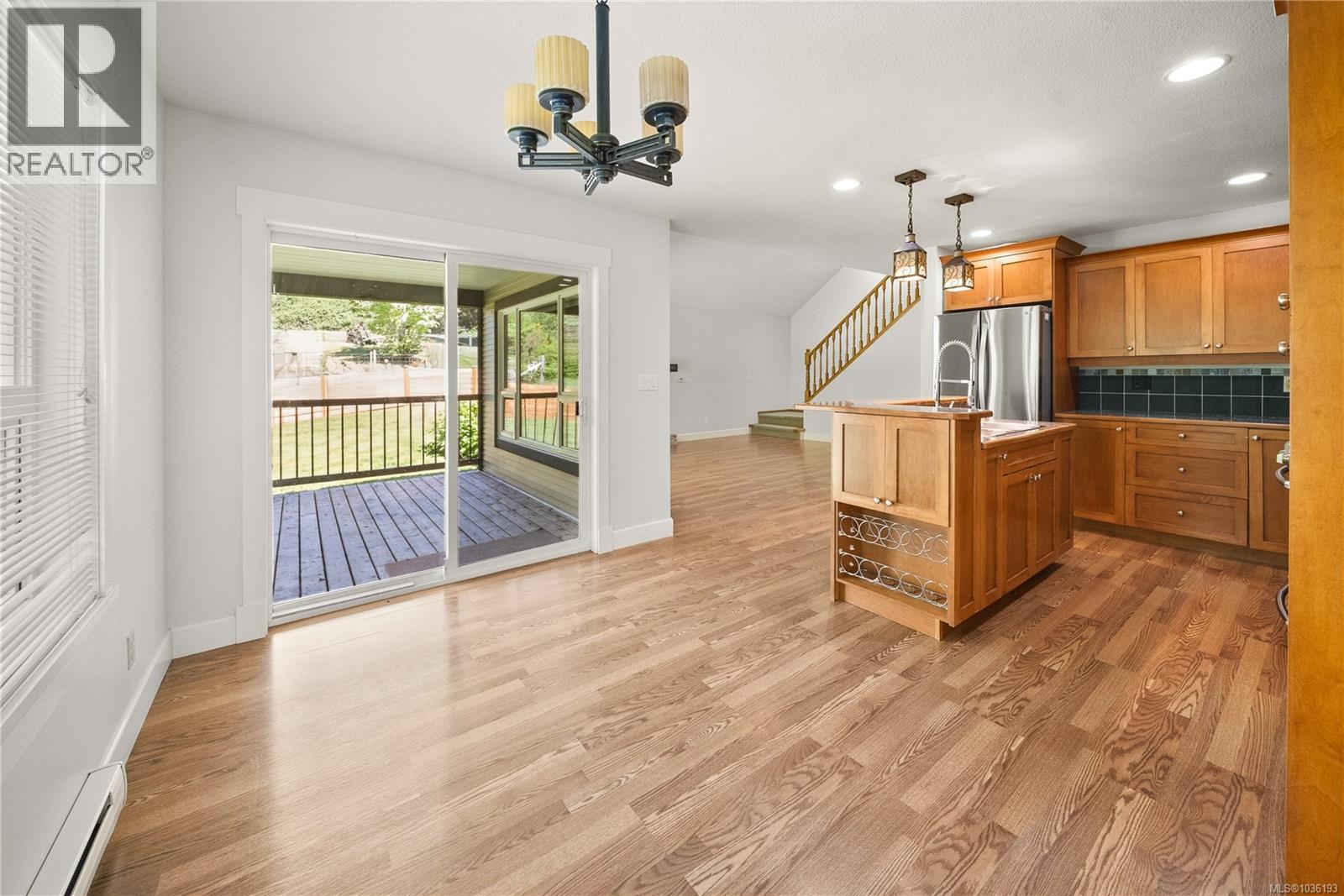 1940 Woodridge Rd - 21