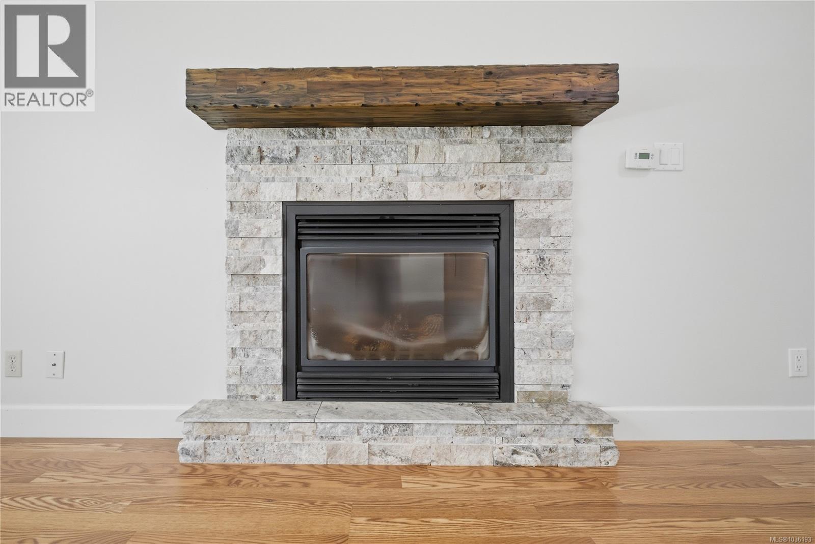 1940 Woodridge Rd - 27