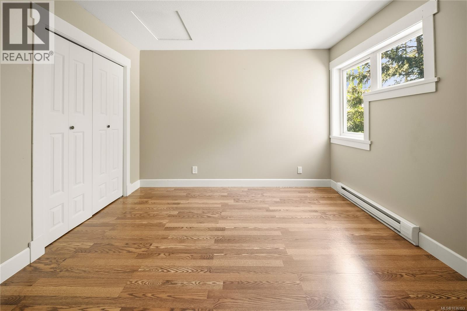 1940 Woodridge Rd - 34