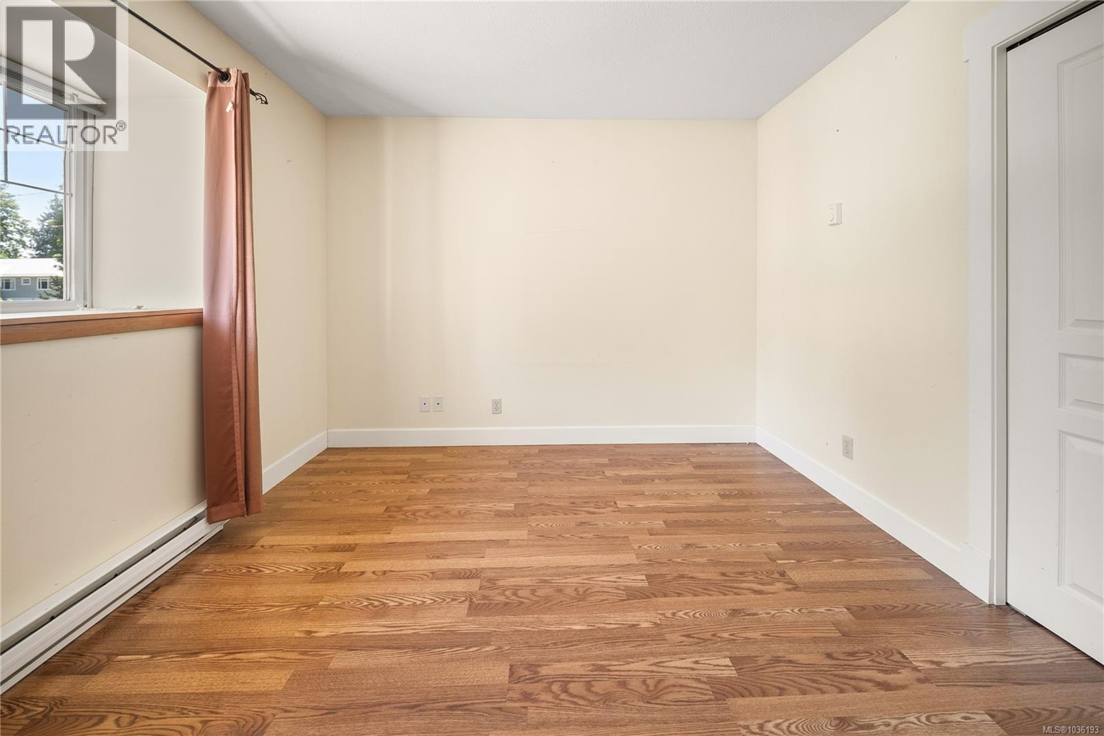 1940 Woodridge Rd - 36
