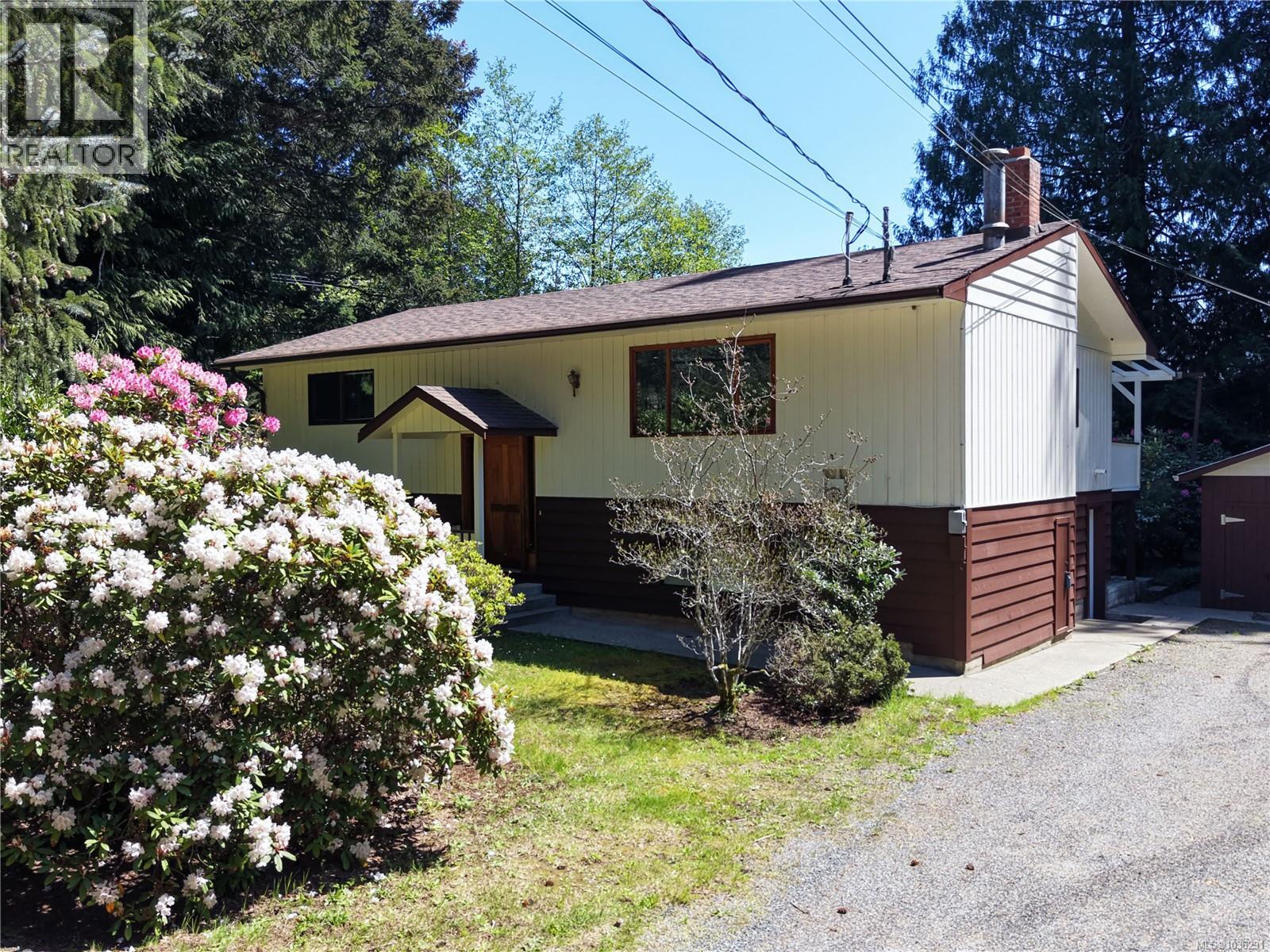 3384 Otter Point Rd - 3