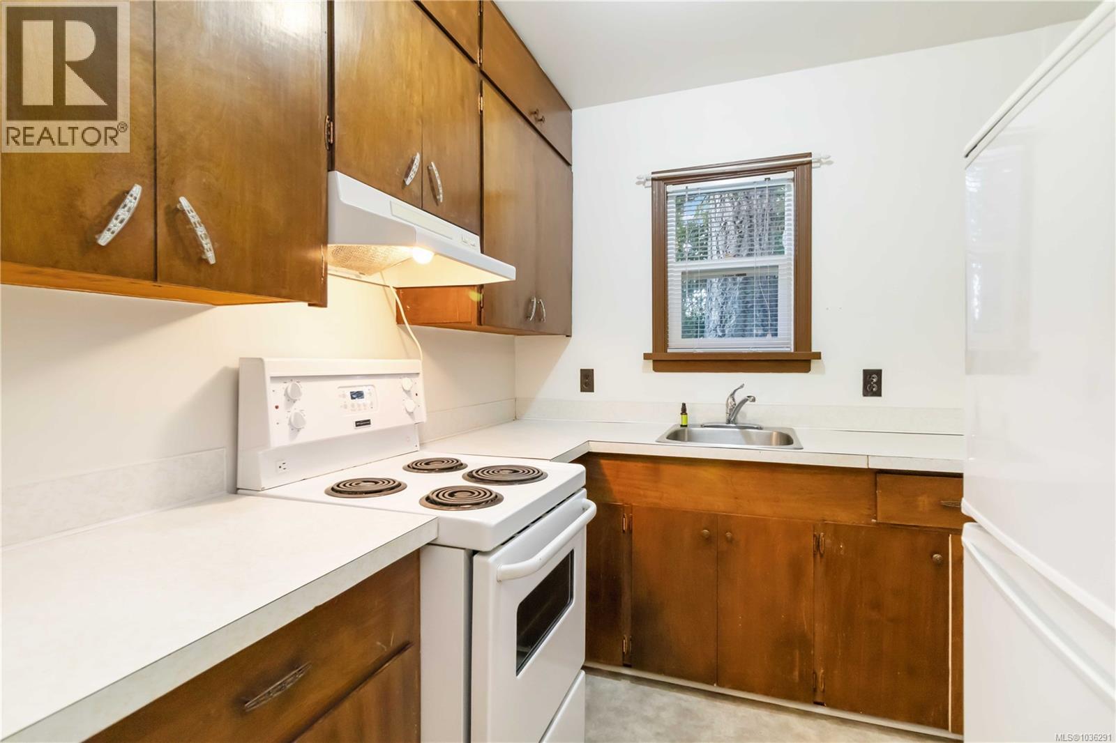 3384 Otter Point Rd - 38