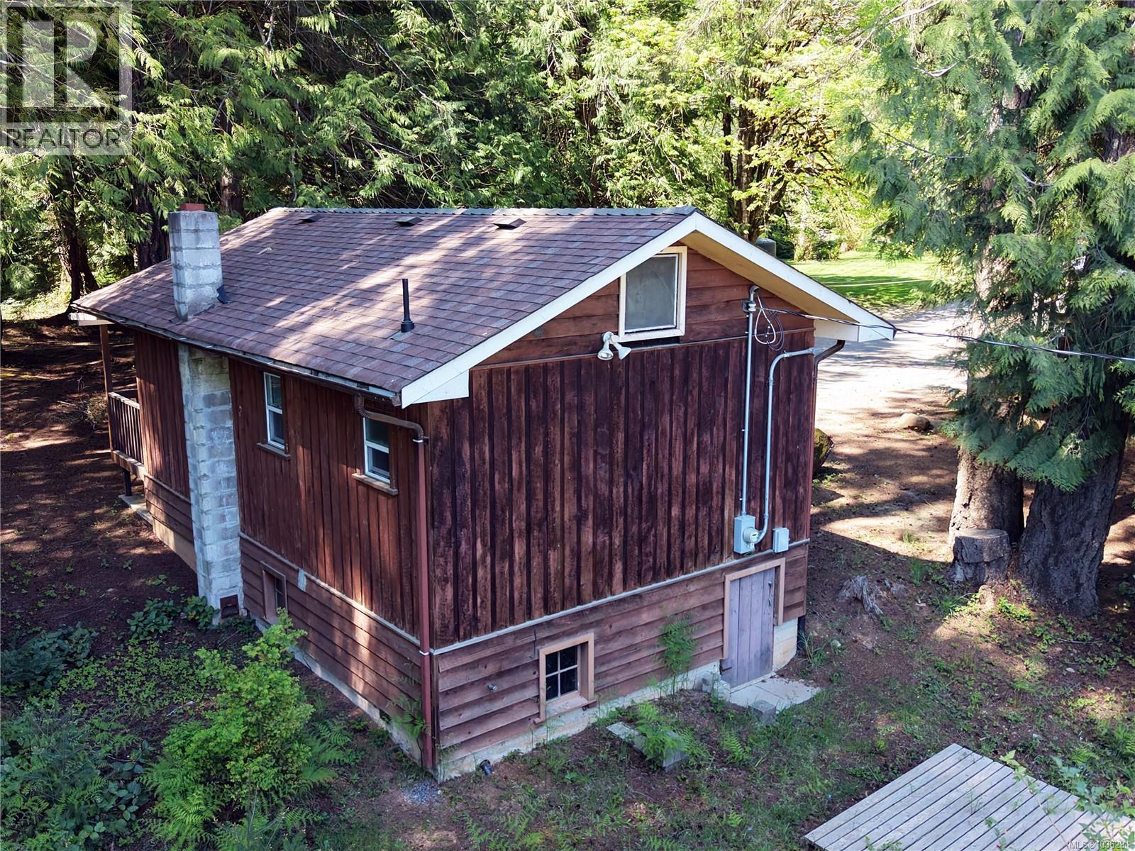 3384 Otter Point Rd - 5