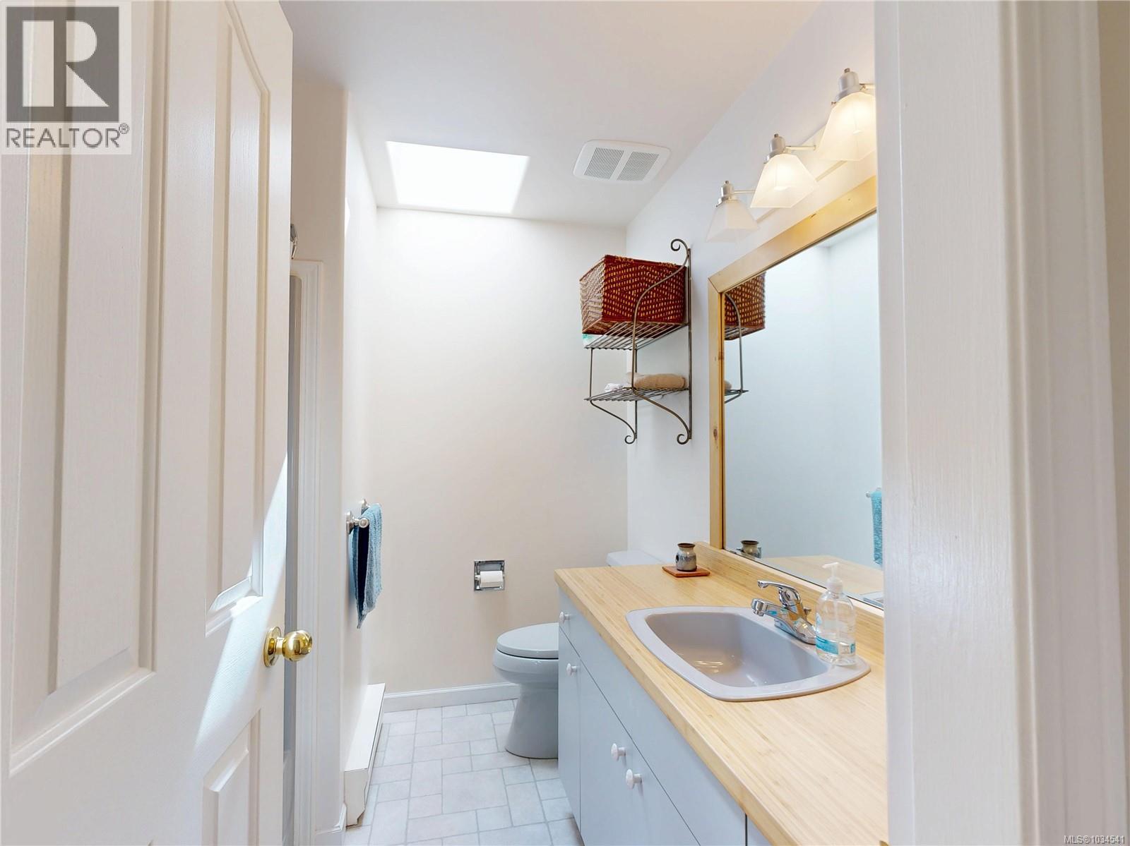 1588 Whiffin Spit Rd - 23