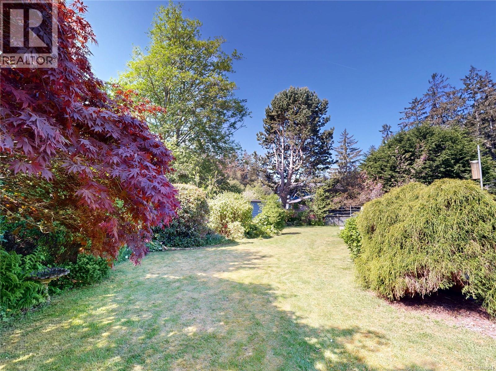 1588 Whiffin Spit Rd - 43