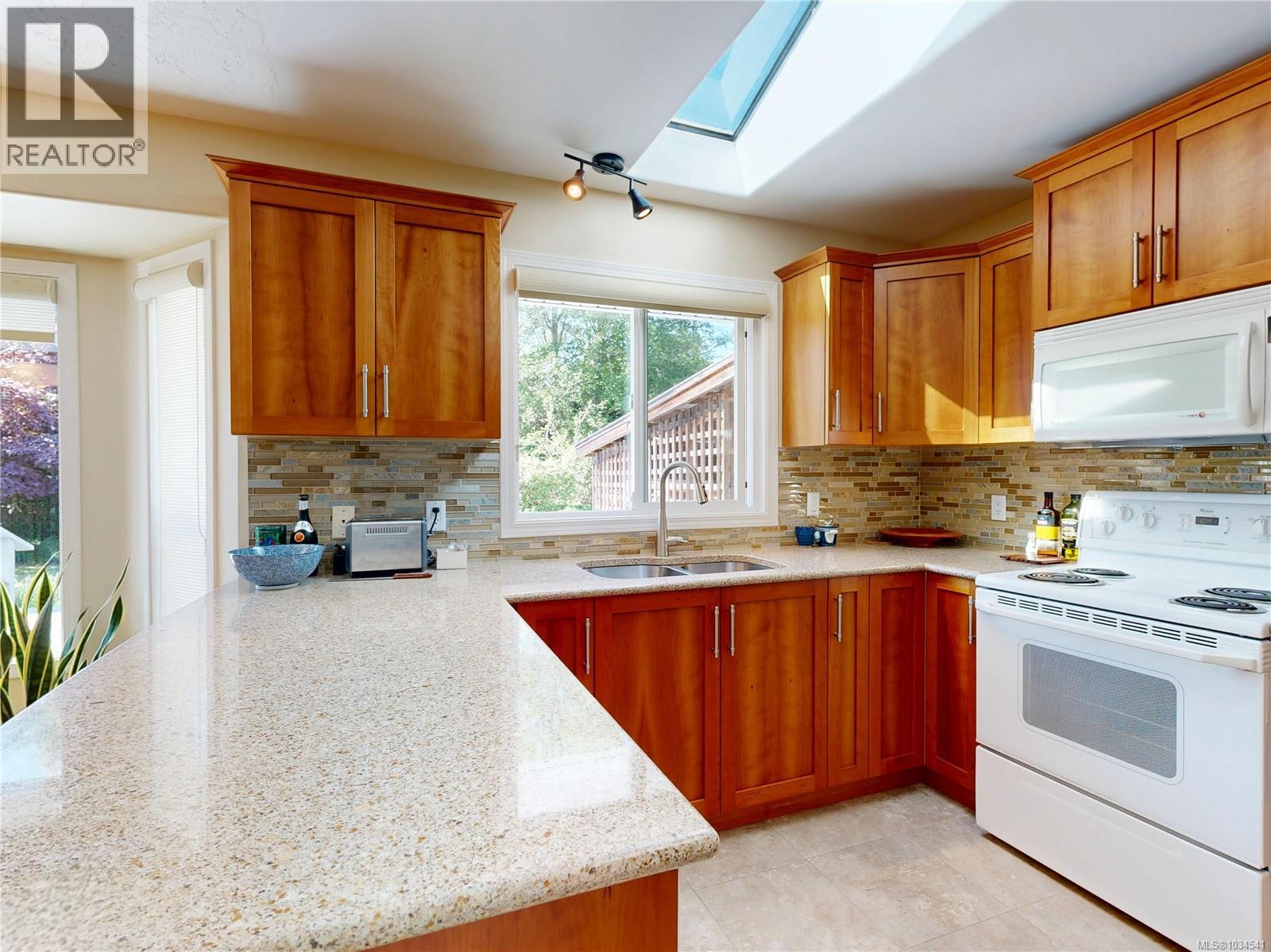 1588 Whiffin Spit Rd - 20