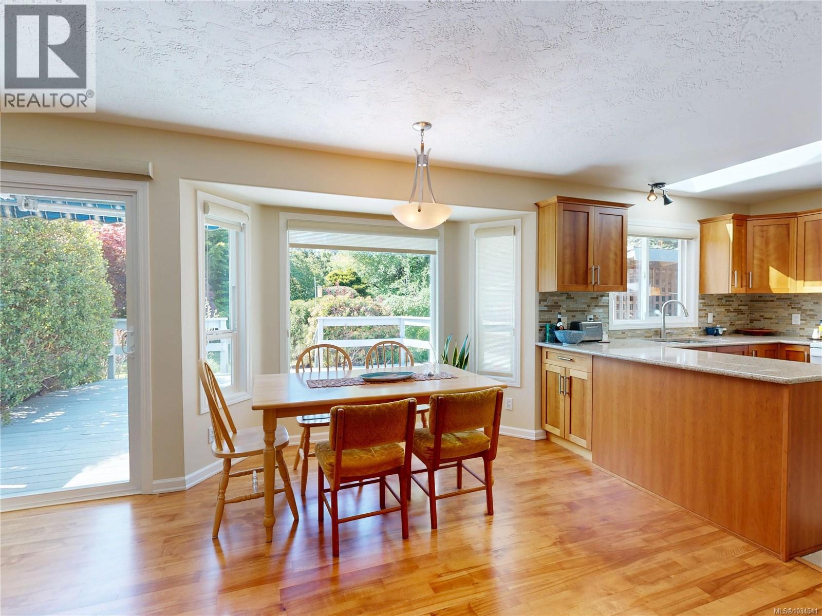 1588 Whiffin Spit Rd - 18