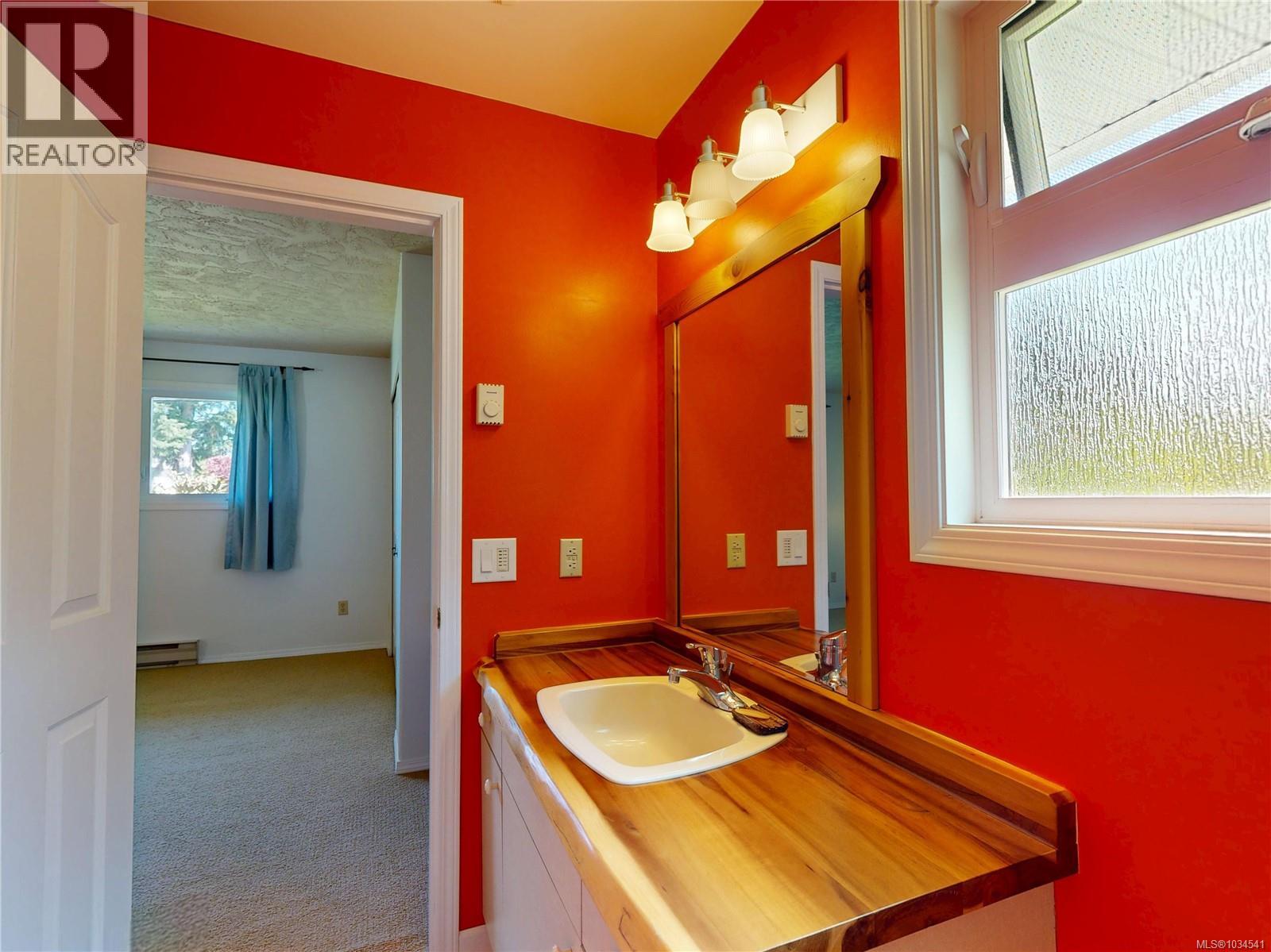 1588 Whiffin Spit Rd - 27