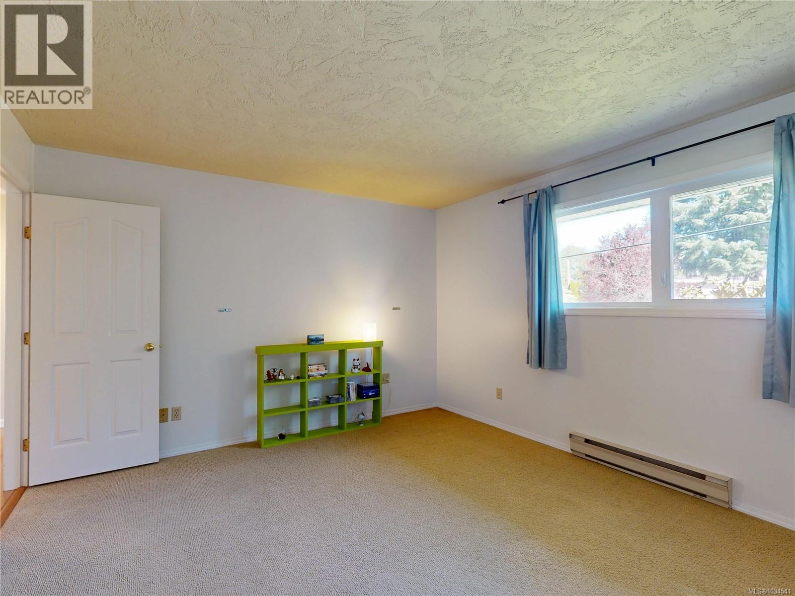 1588 Whiffin Spit Rd - 32