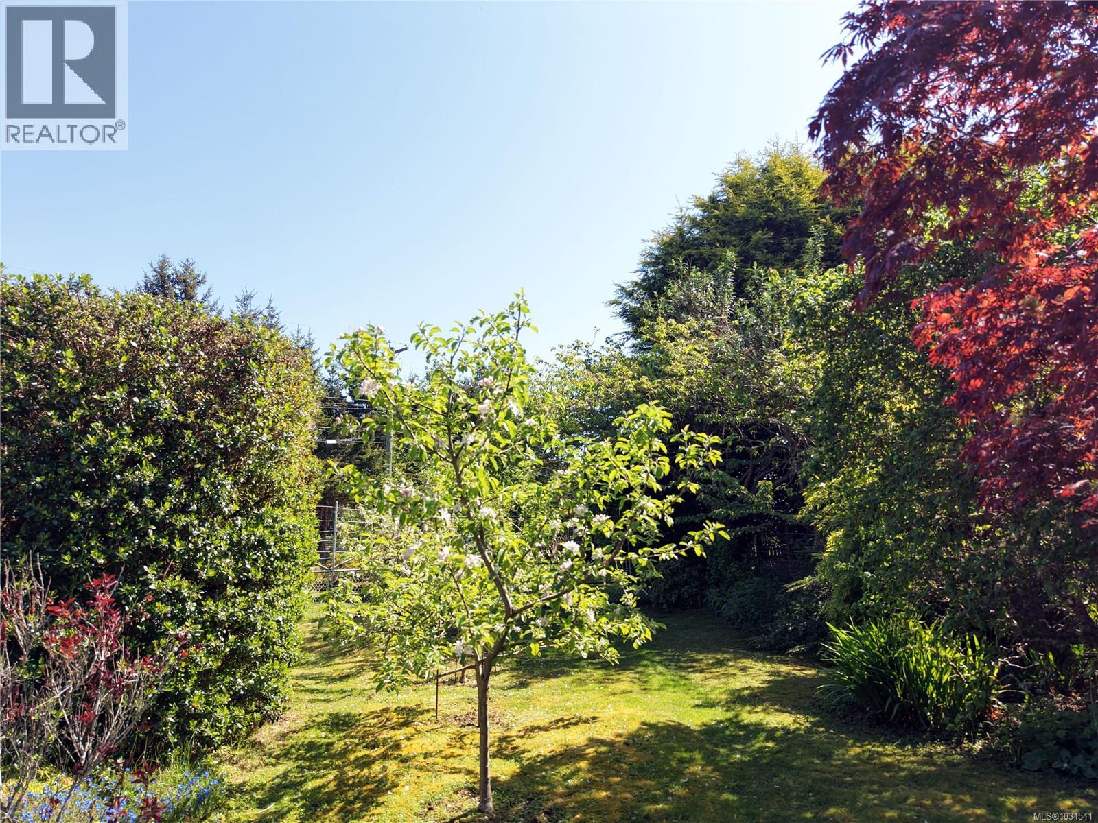 1588 Whiffin Spit Rd - 44