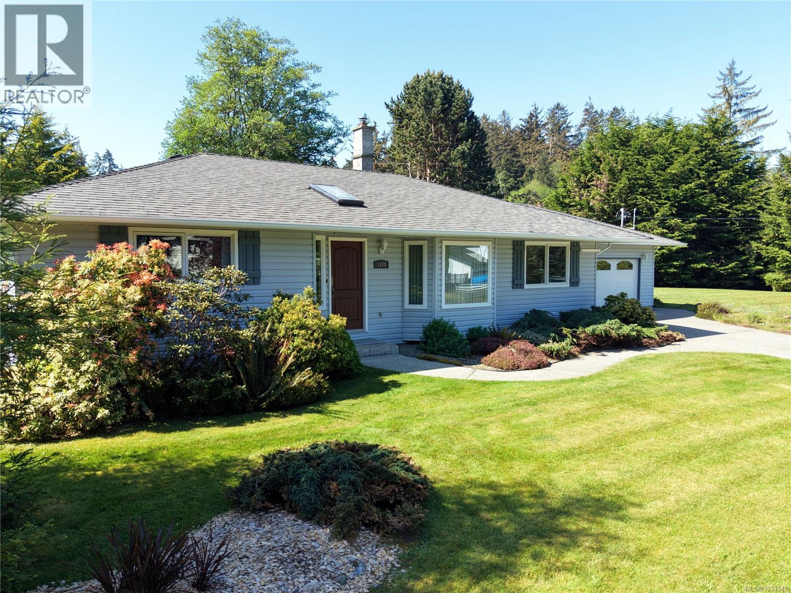 1588 Whiffin Spit Rd - 1