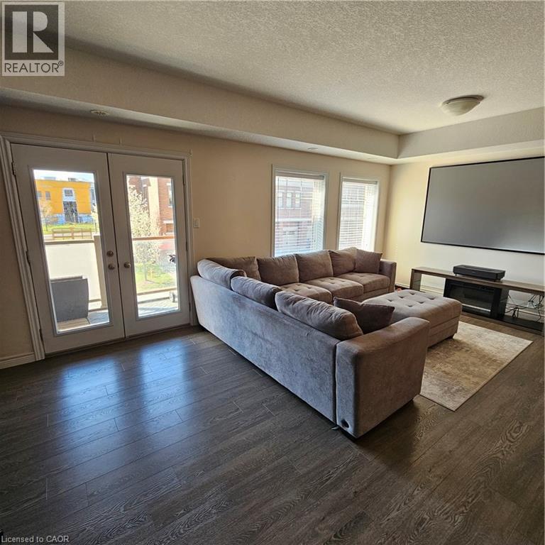 70 WILLOWRUN Drive Unit# E4, Kitchener, Ontario, N2A0J3 — Photo 3