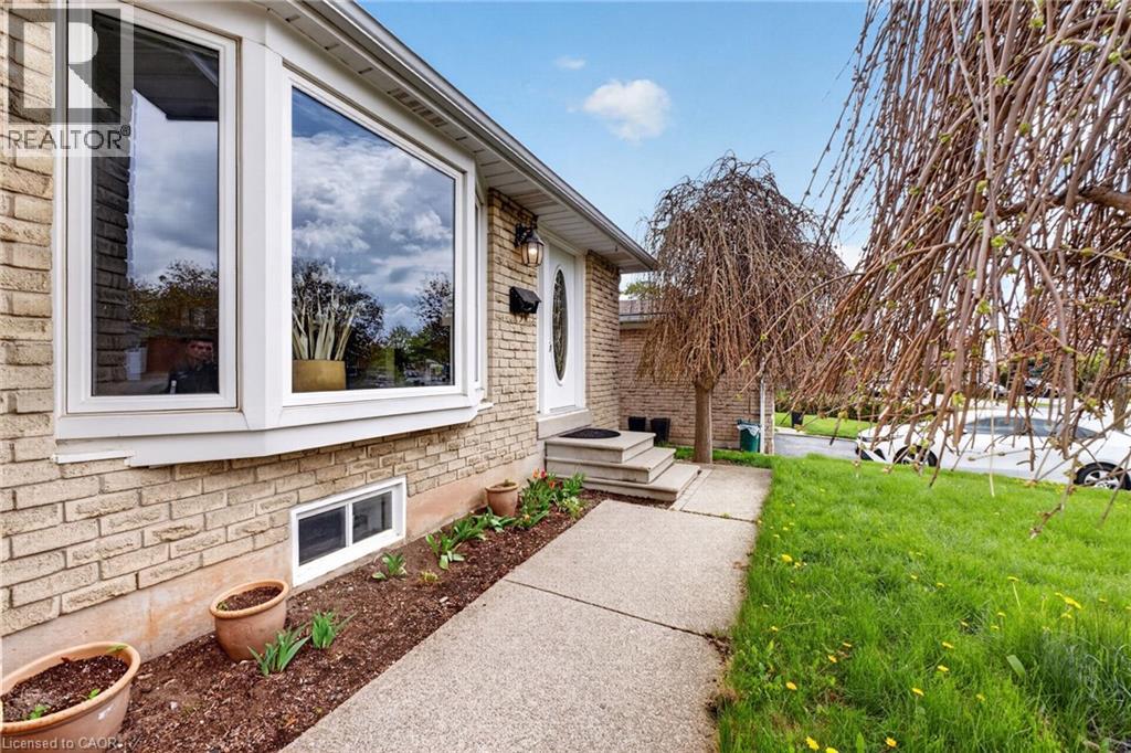 2471 MALCOLM Crescent, Burlington, Ontario, L7P3Y7 — Photo 19