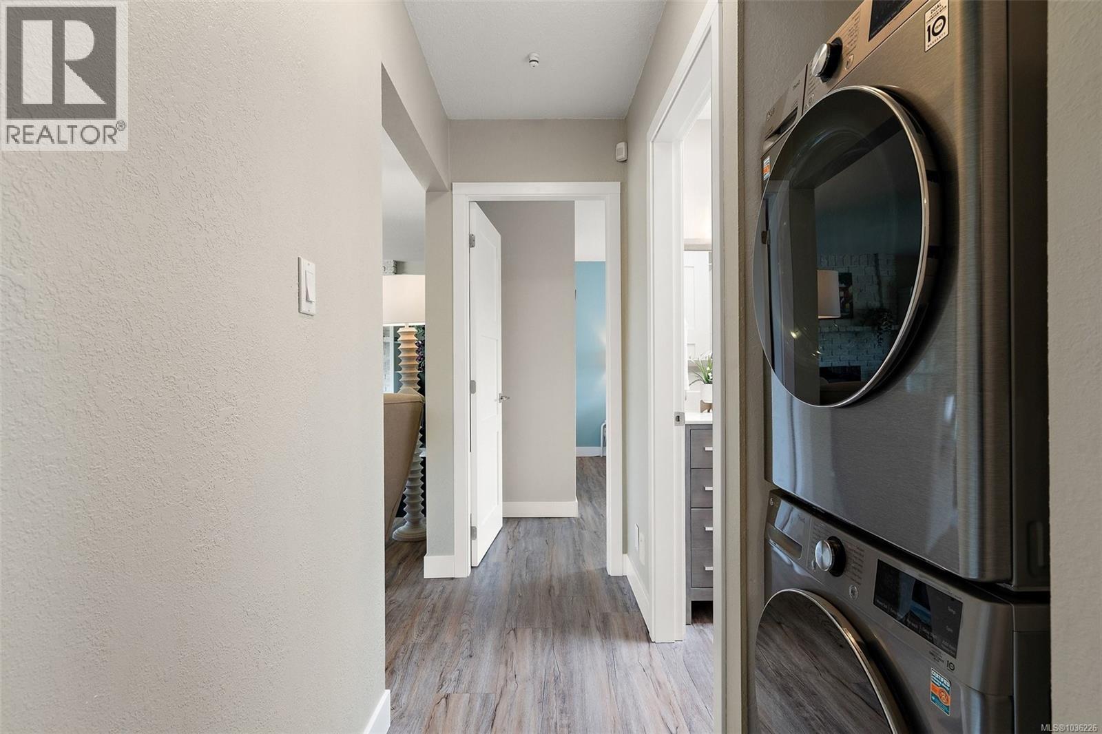  1645 San Juan Avenue, Saanich