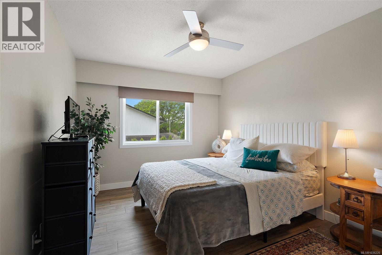  1645 San Juan Avenue, Saanich