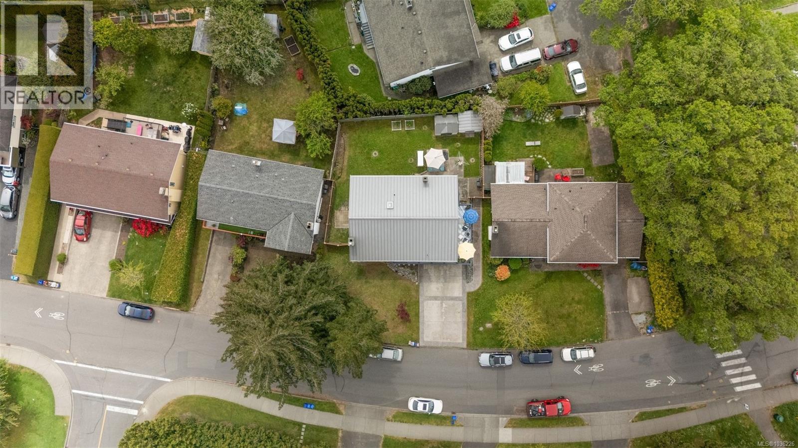  1645 San Juan Avenue, Saanich