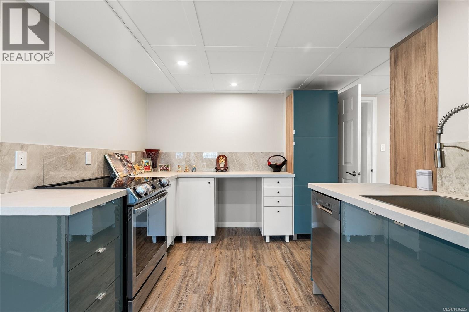 1645 San Juan Ave - 22