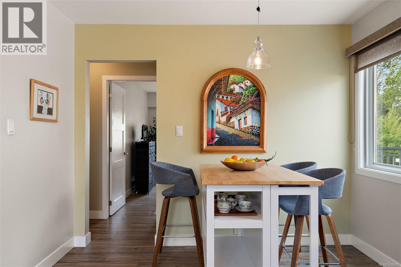  1645 San Juan Avenue, Saanich