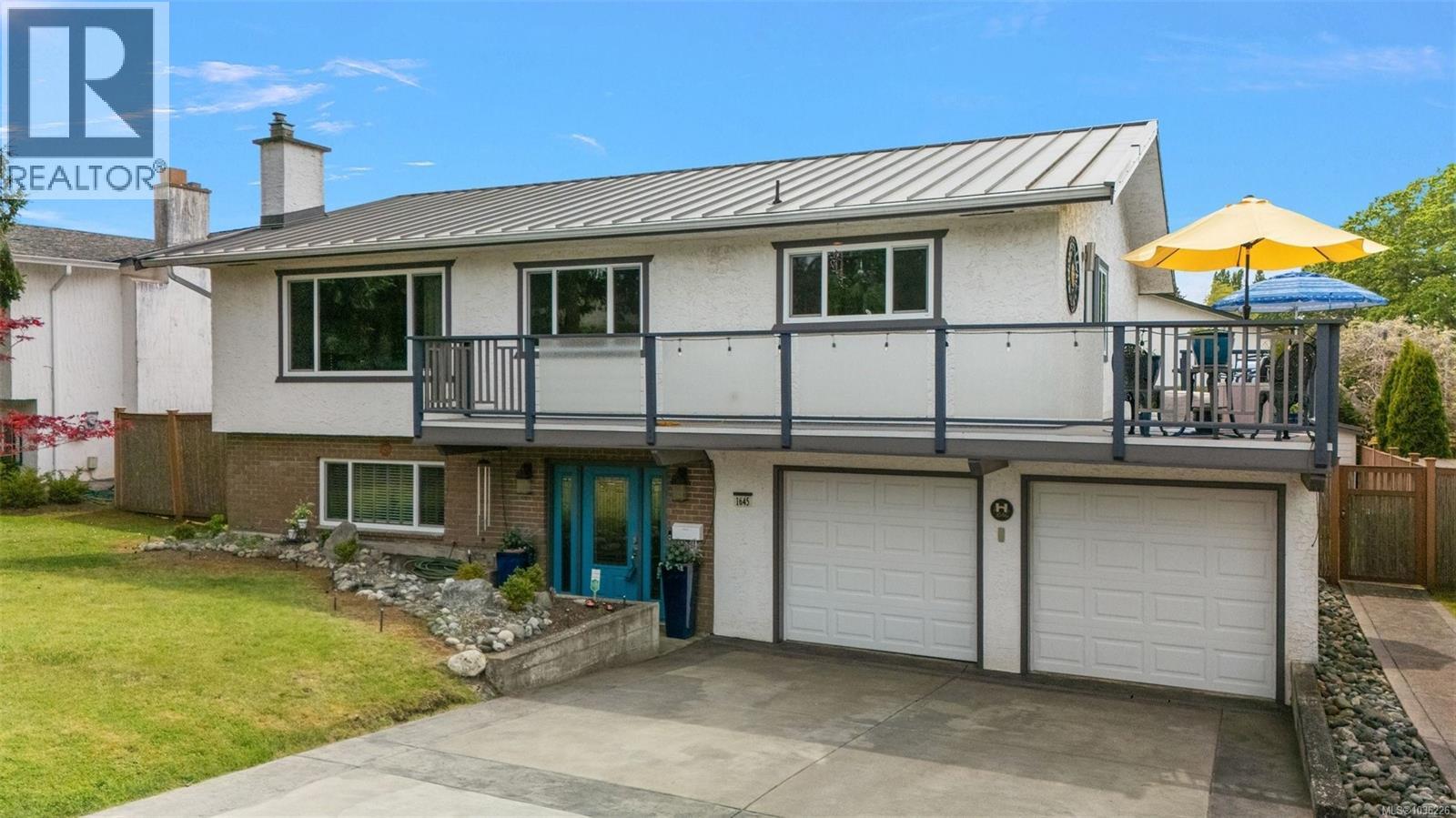  1645 San Juan Avenue, Saanich