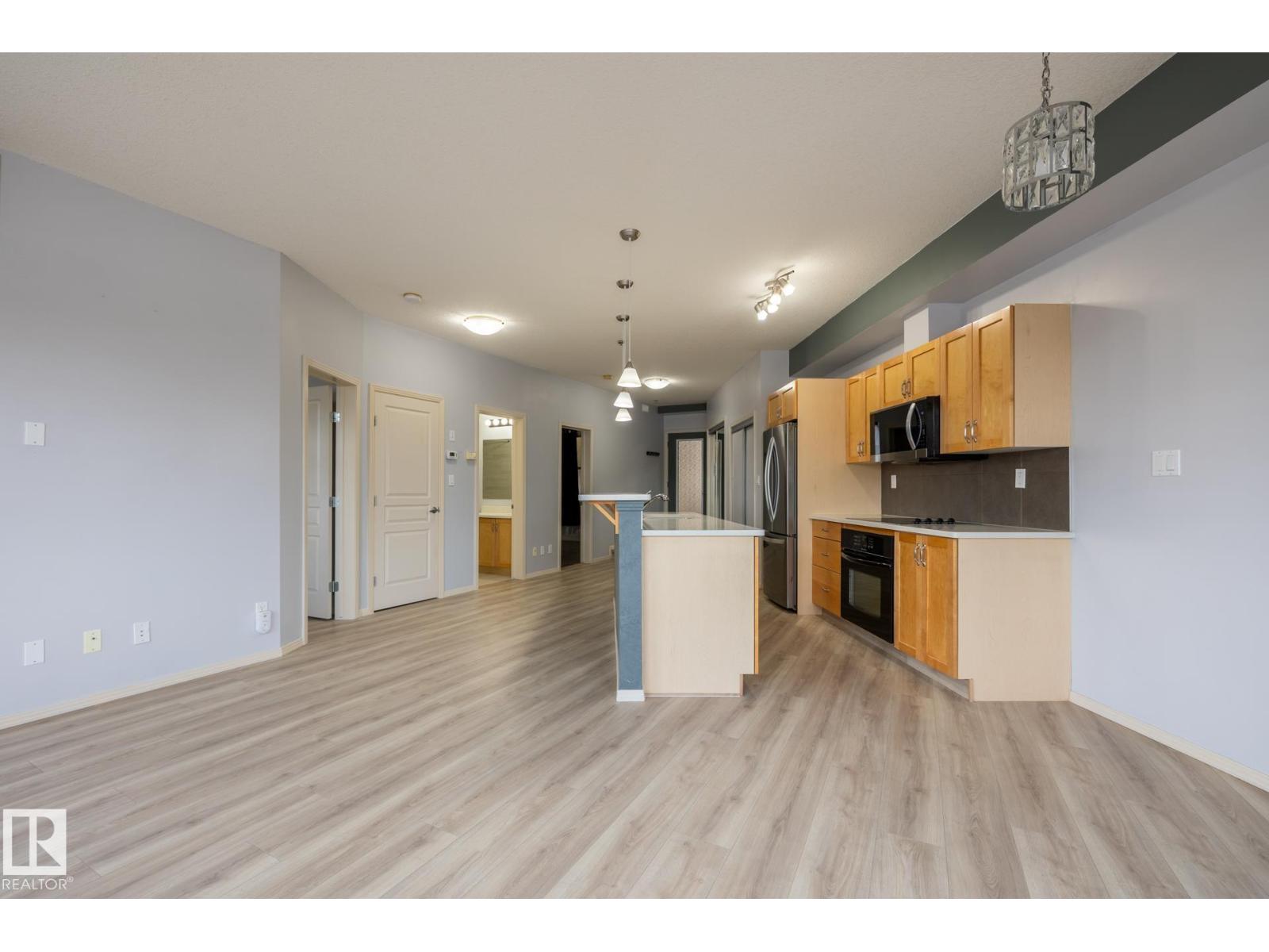 #102 4835 104A ST NW, Edmonton