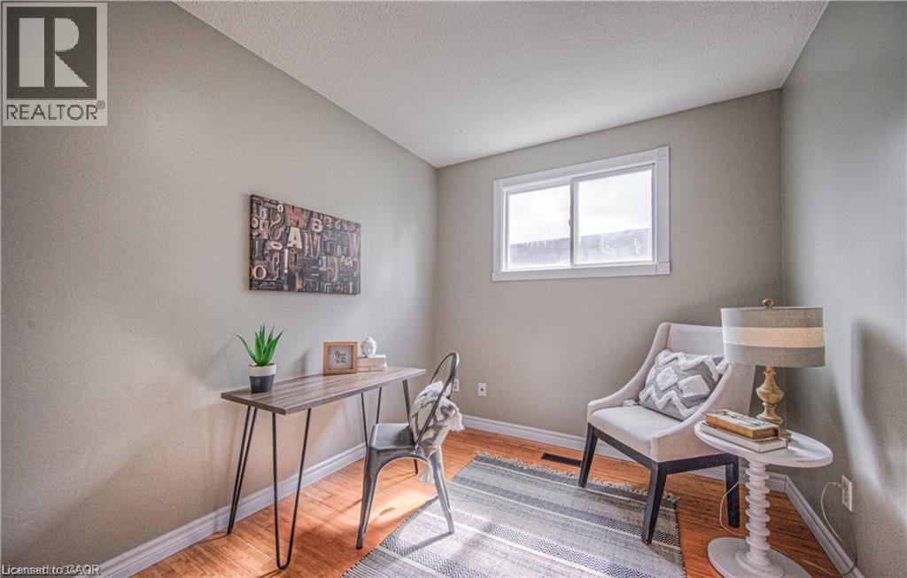 250A NORTHLAKE Drive, Waterloo, Ontario, N2V1A9 — Photo 5