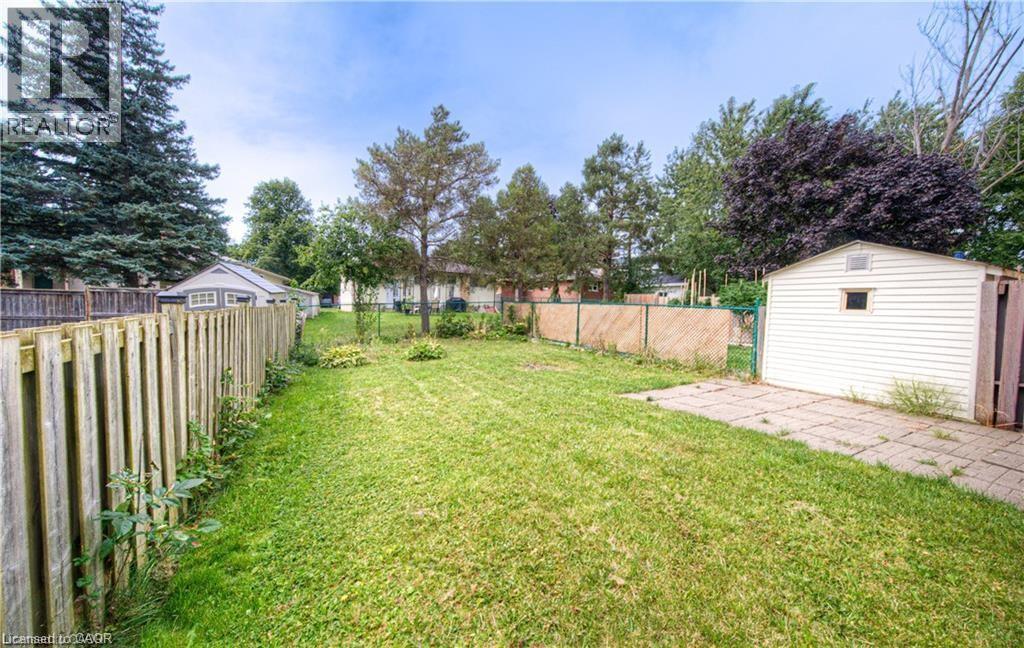 250A NORTHLAKE Drive, Waterloo, Ontario, N2V1A9 — Photo 2