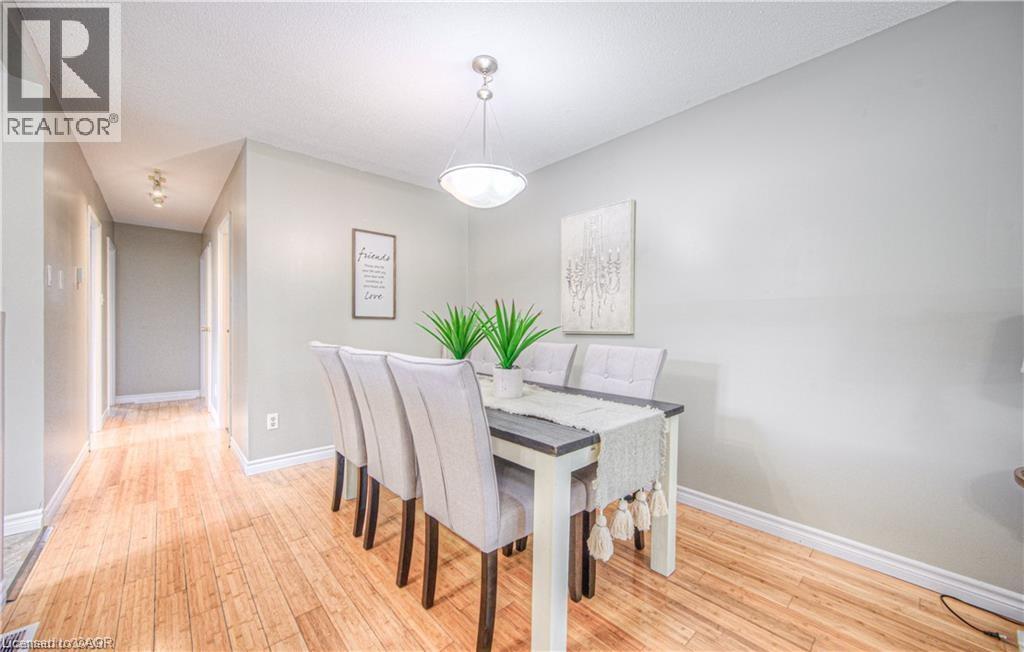 250A NORTHLAKE Drive, Waterloo, Ontario, N2V1A9 — Photo 3