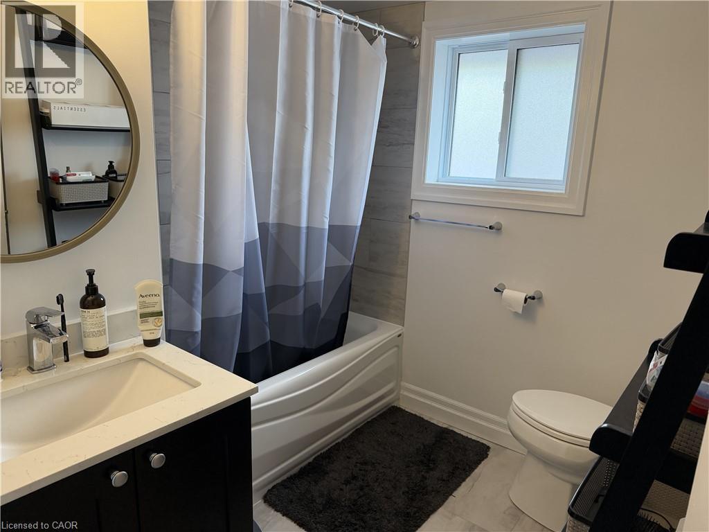 24 EAST 25TH Street, Hamilton, Ontario, L8V3A1 — Photo 5