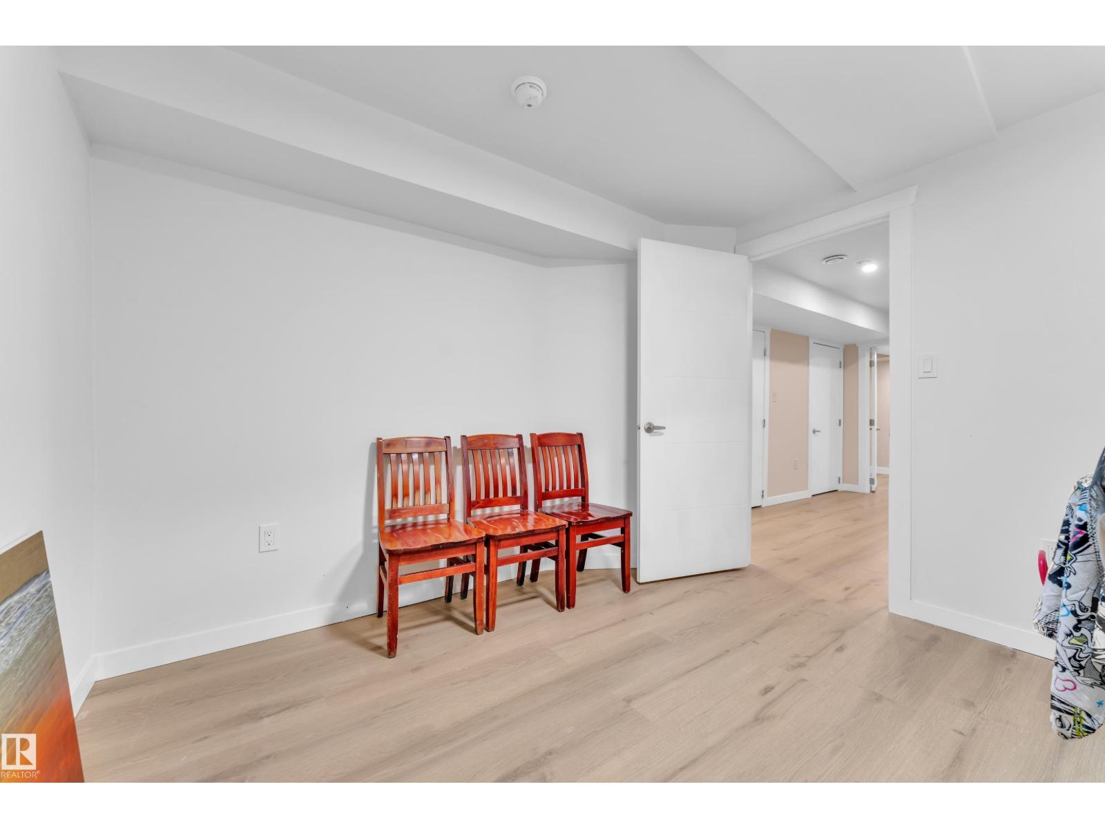 4819 30 AV NW, Edmonton