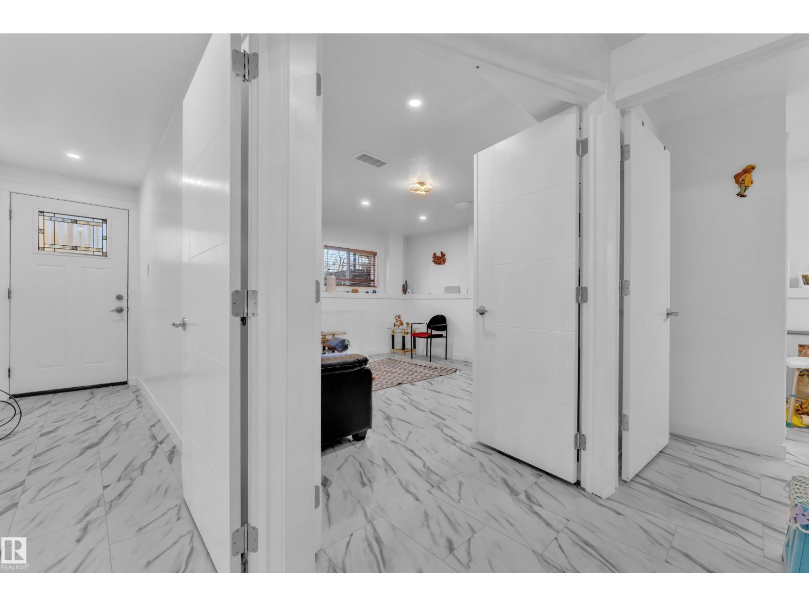 4819 30 AV NW, Edmonton