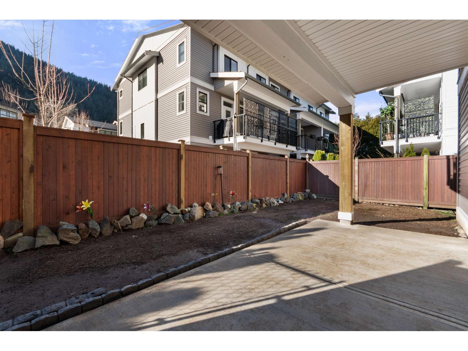 7 386 PINE AVENUE, Harrison Hot Springs