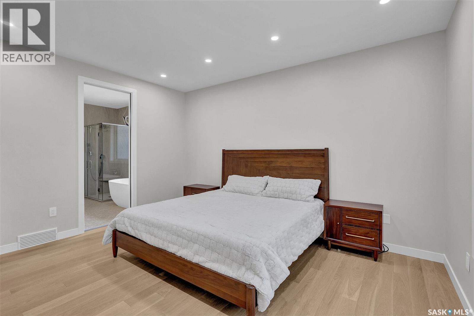 8267 Wascana Gardens POINT - 21