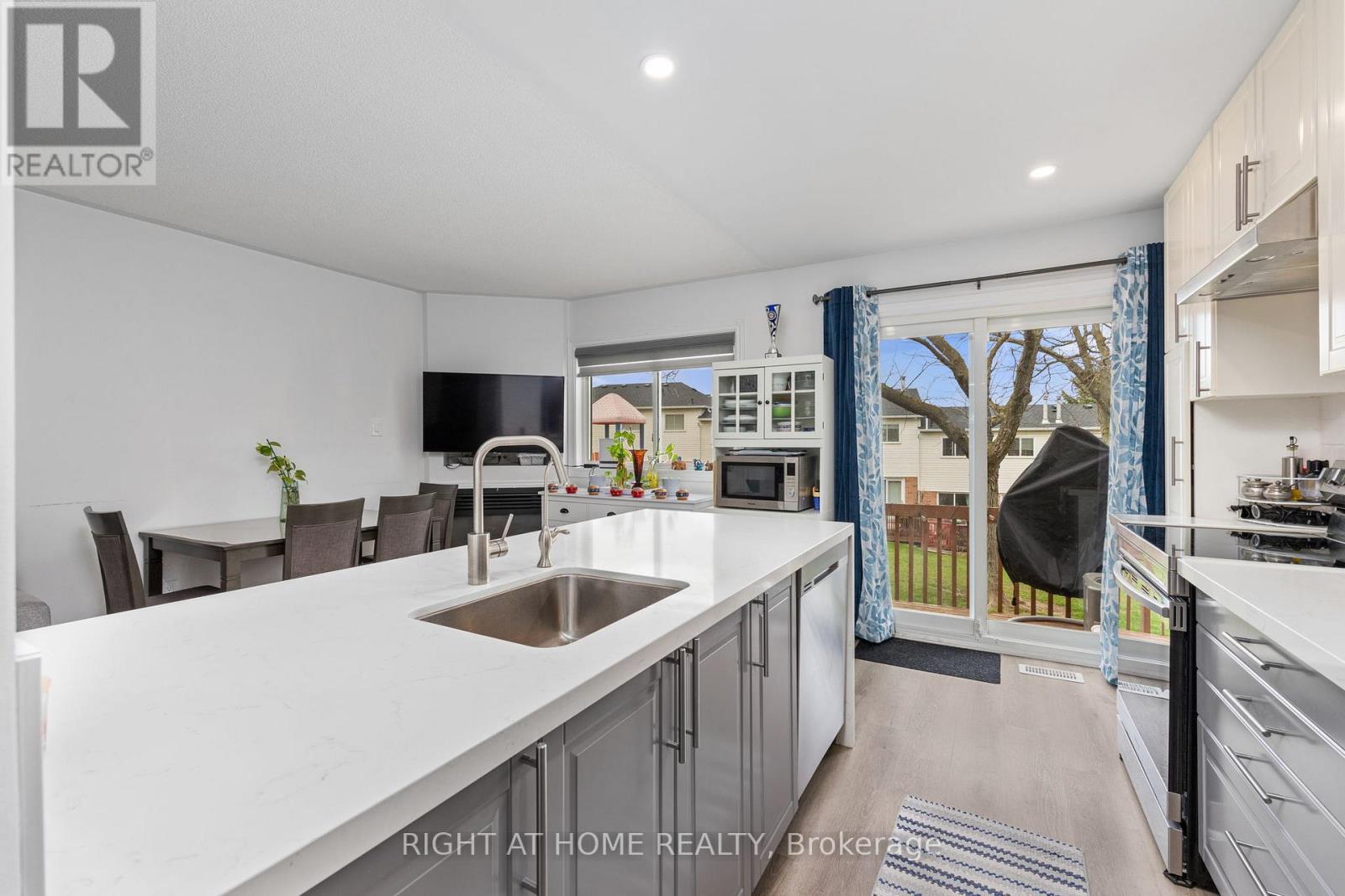 #74 47 STEWART MACLAREN ROAD - 14