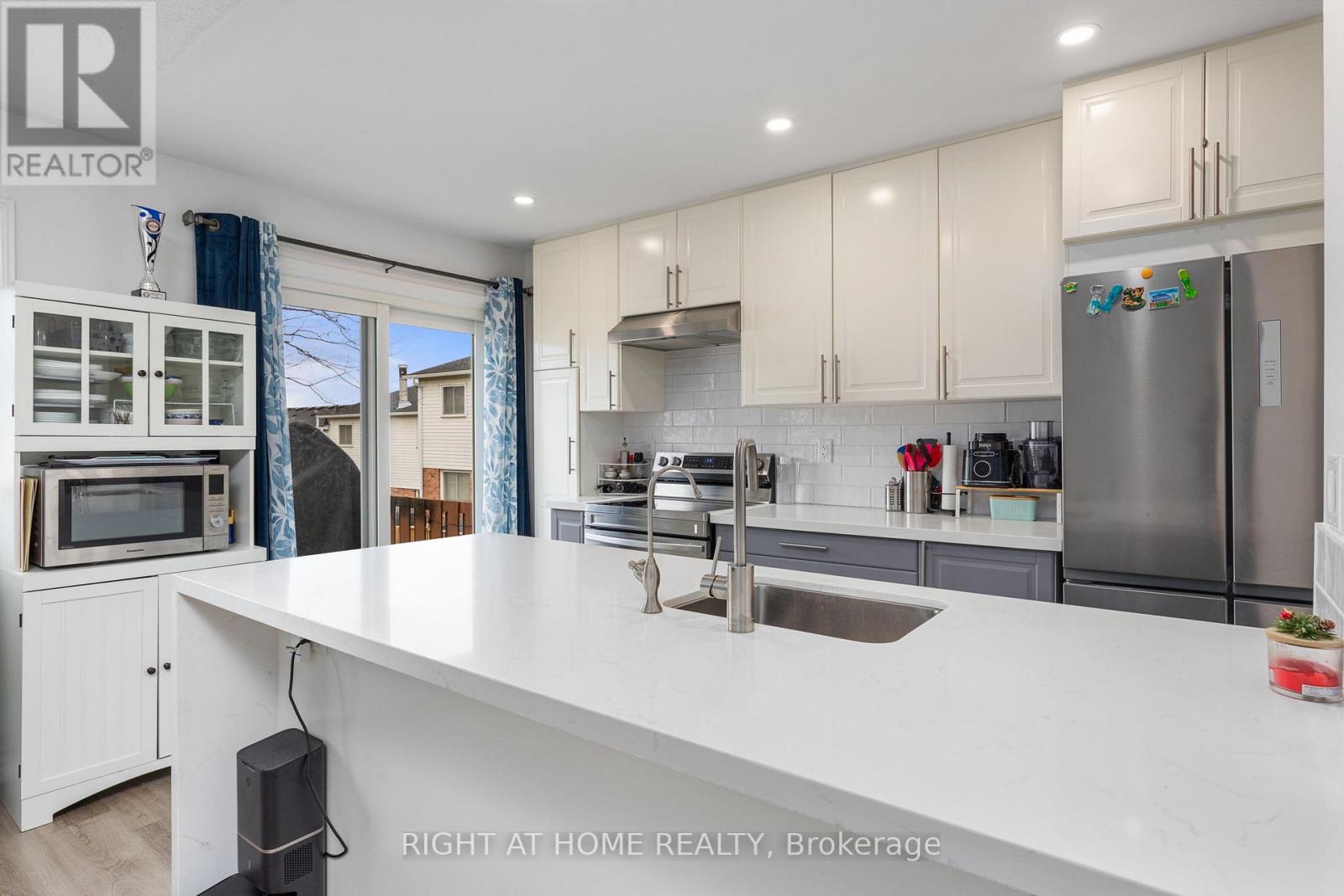 #74 47 STEWART MACLAREN ROAD - 7