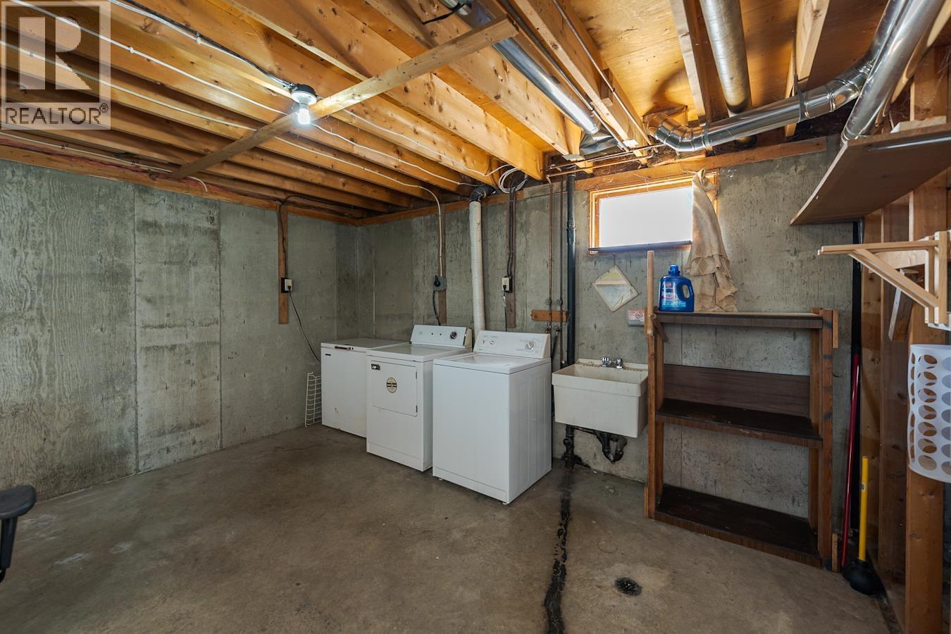 667 ALWARD STREET - 34