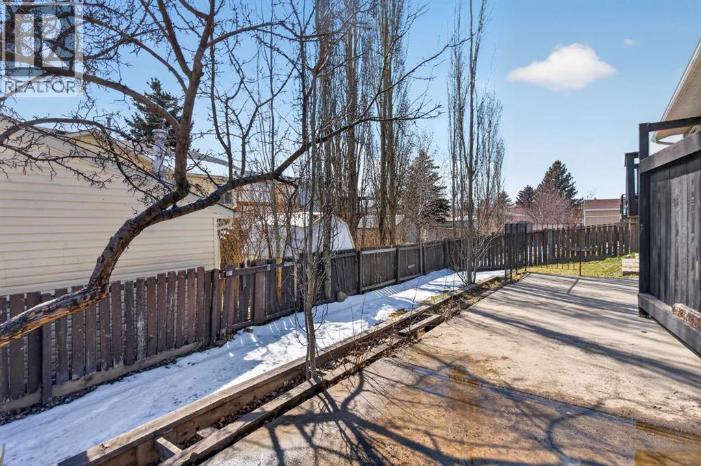 32 Fallingworth Court NE - 41
