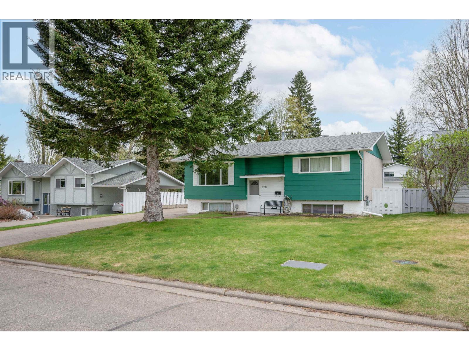 Kitchen of 7229 IMPERIAL CRESCENT · Prince George, BC