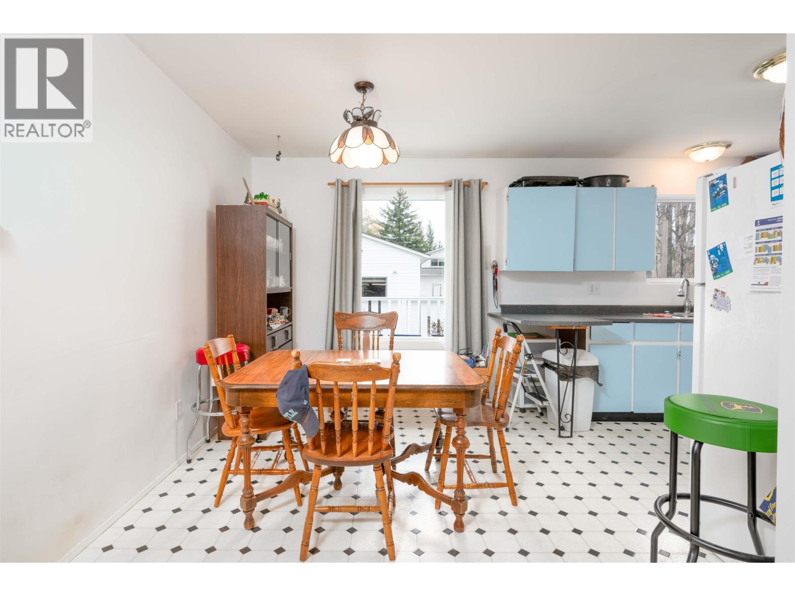 7229 IMPERIAL CRESCENT - 9