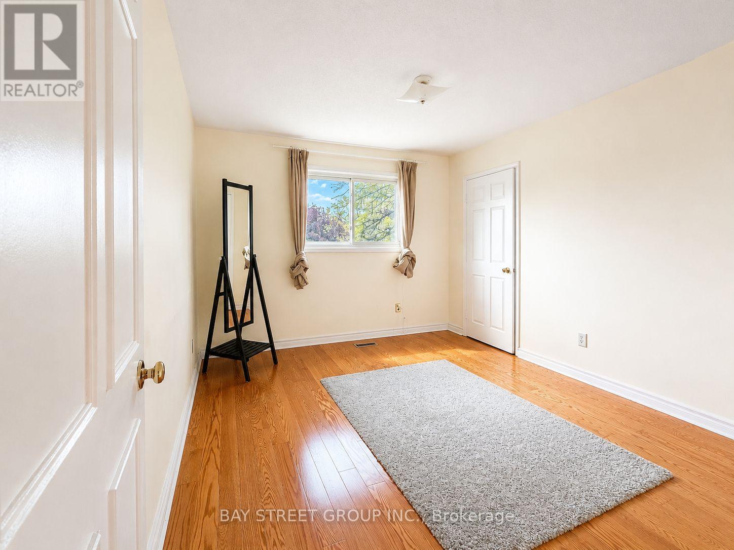 2554 VALENCIA ROAD - 19