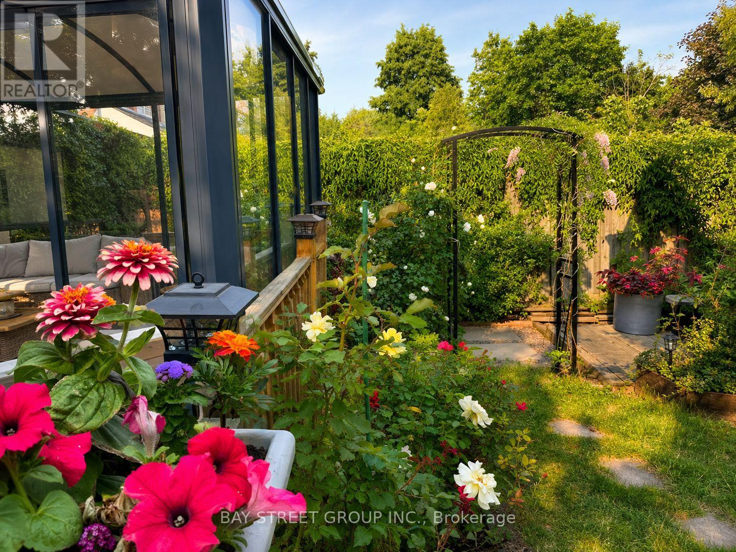 2554 VALENCIA ROAD - 44