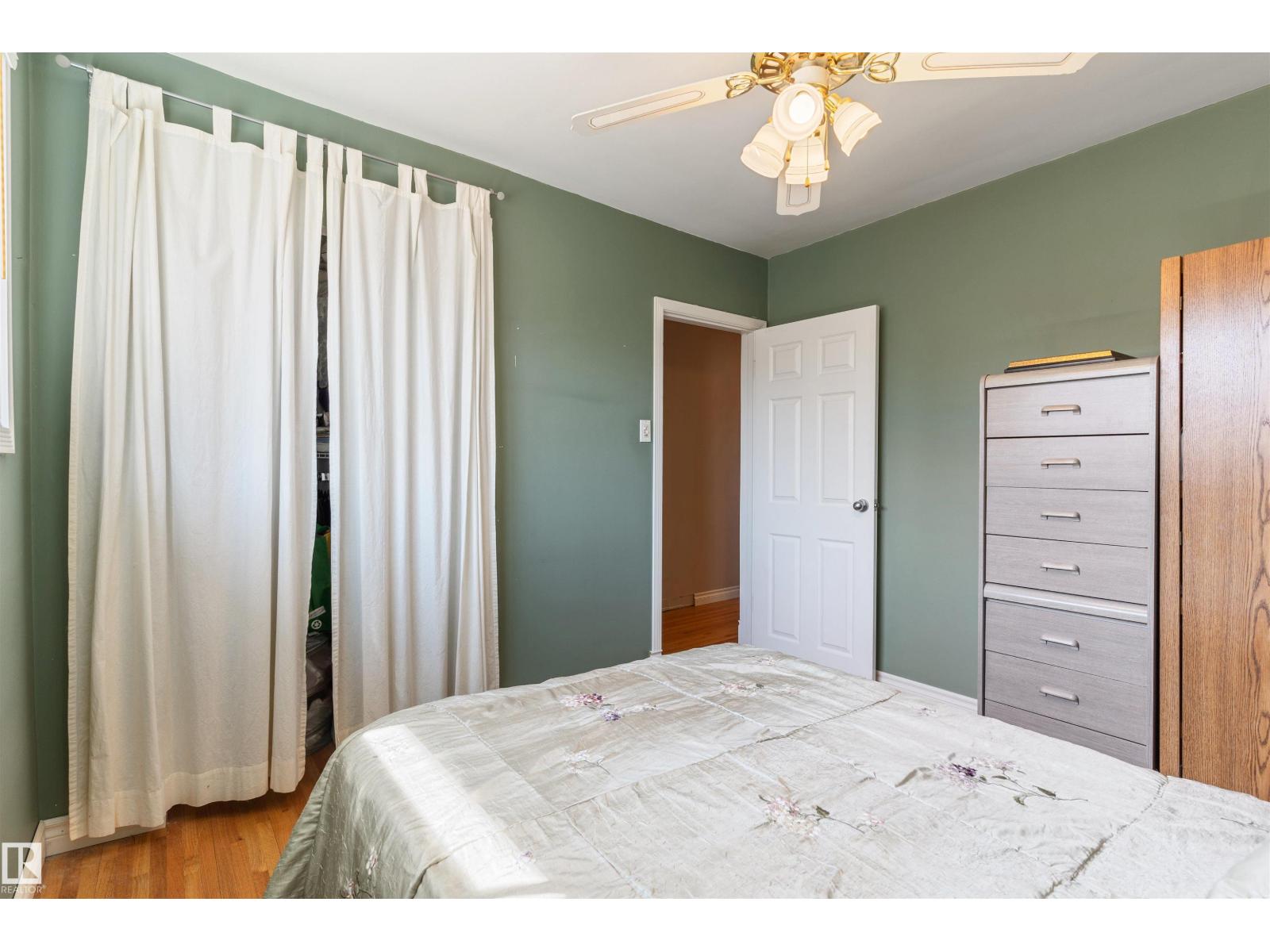 10803 52 ST NW, Edmonton
