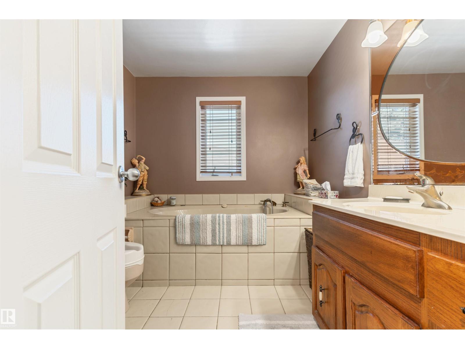 10803 52 ST NW, Edmonton