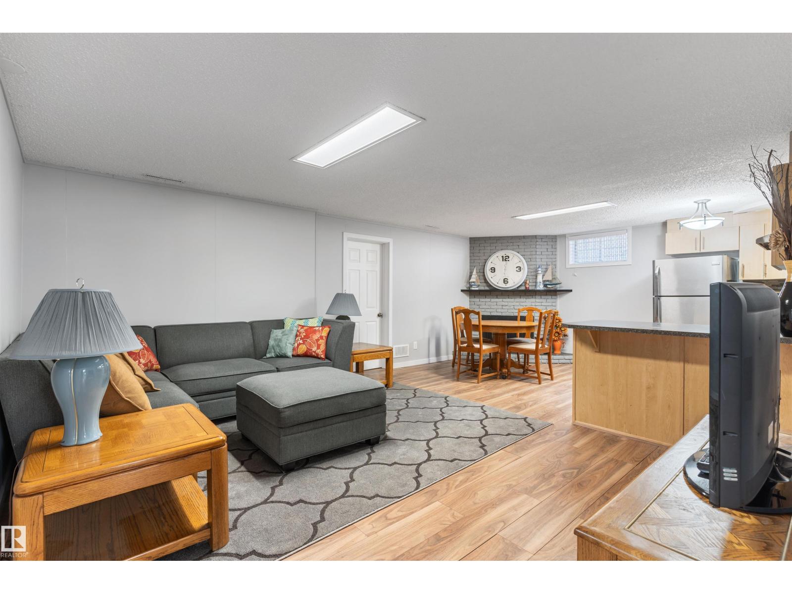 10803 52 ST NW, Edmonton
