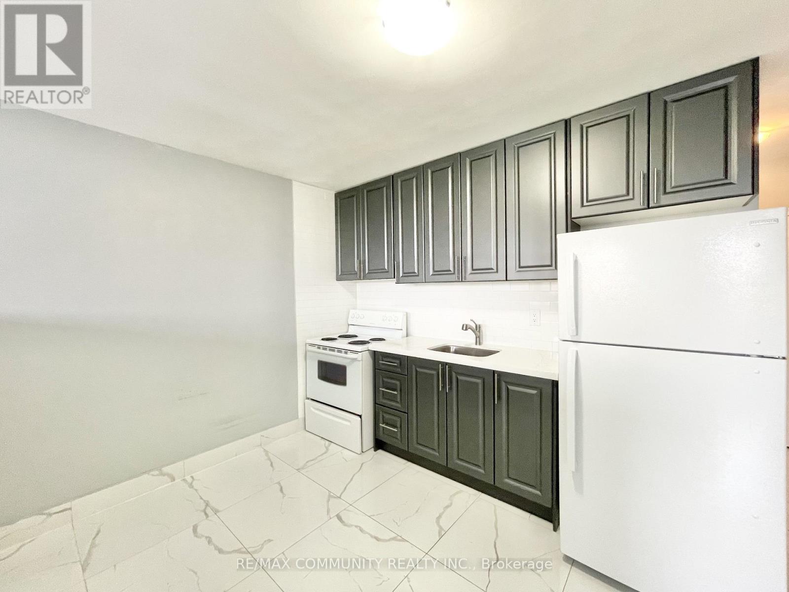 Listing photo of 2 - 2624 EGLINTON AVENUE E