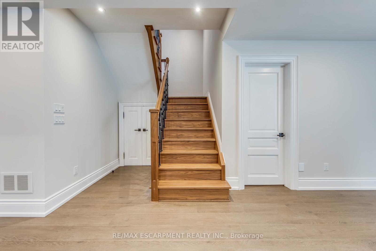 436 WILLIS DRIVE - 38