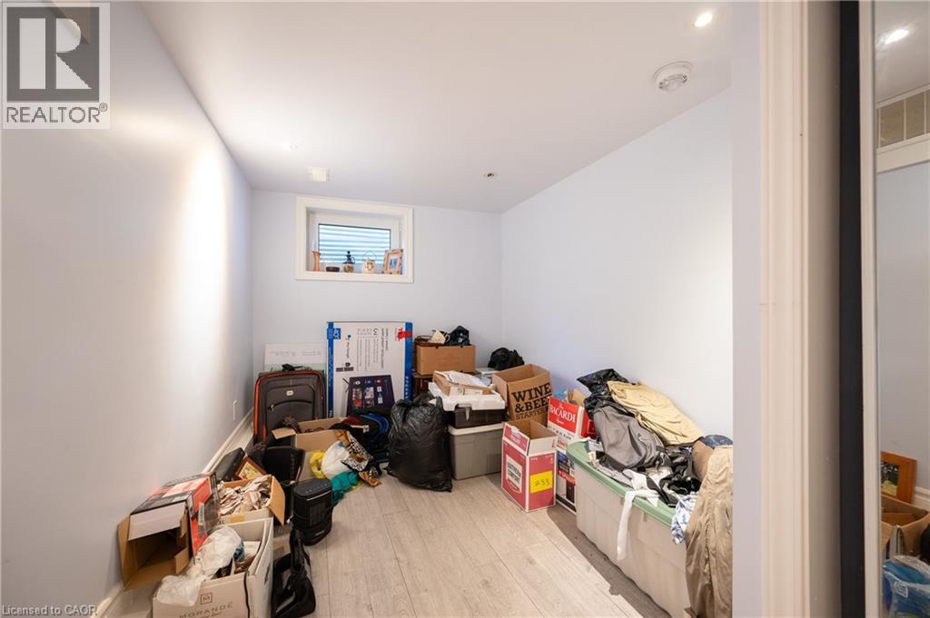 66 BELWOOD Crescent, Kitchener, Ontario, N2C1Z3 — Photo 2
