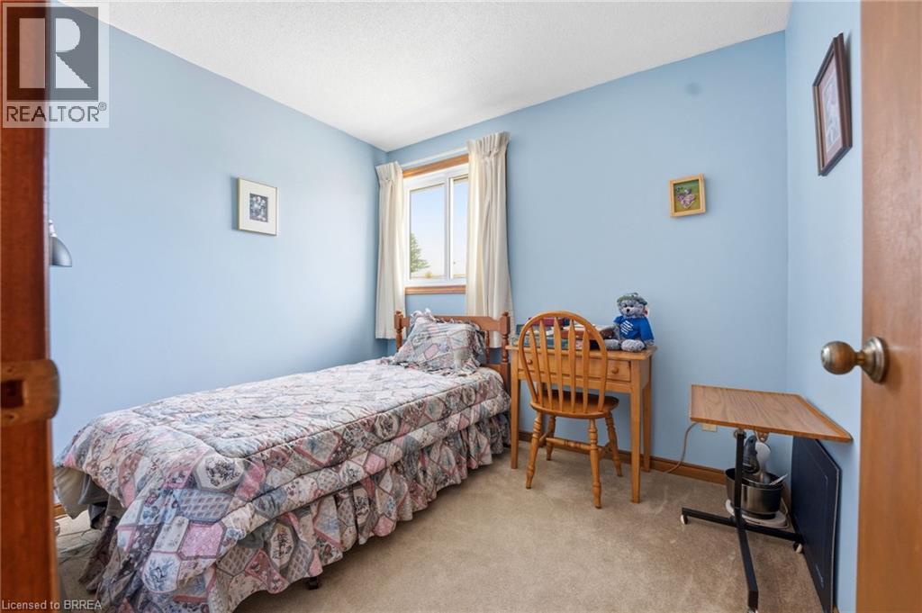 35 BERNARD Avenue, Brantford, Ontario, N3R7K7 — Photo 8