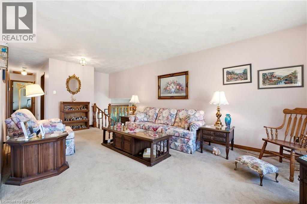 35 BERNARD Avenue, Brantford, Ontario, N3R7K7 — Photo 13